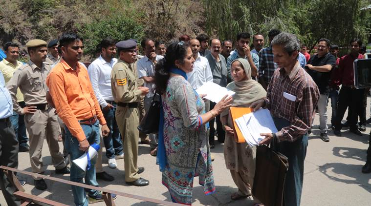 ಮಹಿಳಾ ಅಧಿಕಾರಿಯನ್ನು ಗುಂಡು ಹಾರಿಸಿ ಕೊಲೆಗೈದ ಗೆಸ್ಟ್ ಹೌಸ್ ಮಾಲಿಕ